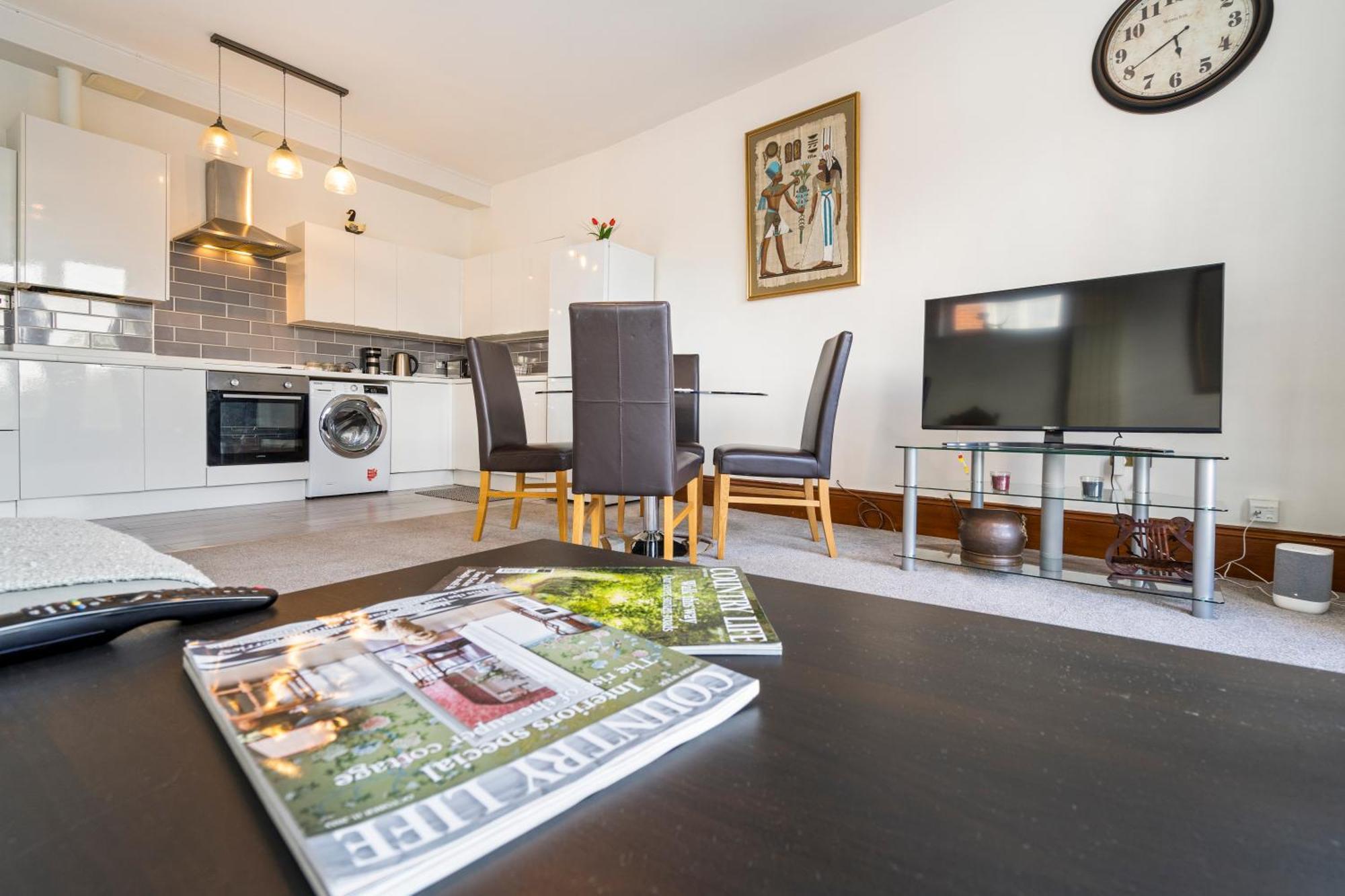 Modern 2 Bedroom Apartment In Mitcham, London Eksteriør billede