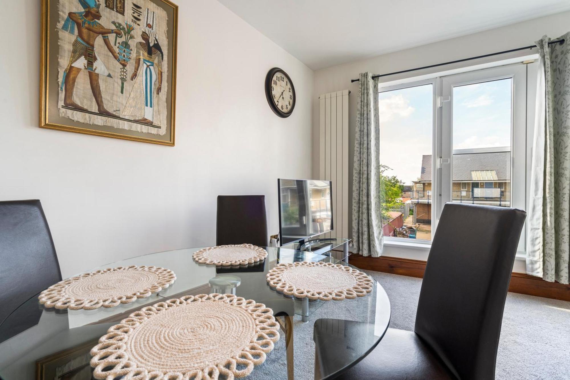 Modern 2 Bedroom Apartment In Mitcham, London Eksteriør billede