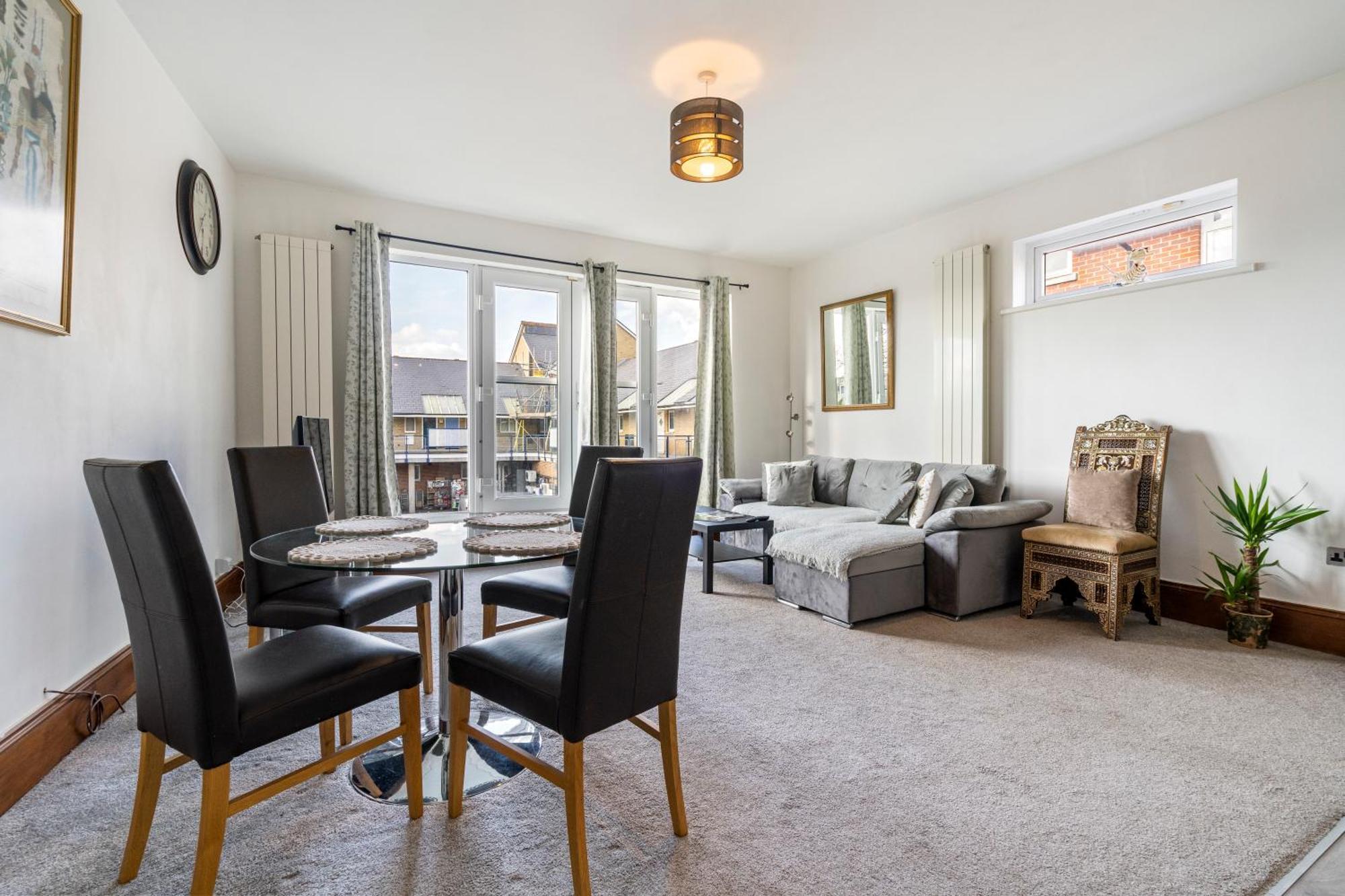 Modern 2 Bedroom Apartment In Mitcham, London Eksteriør billede
