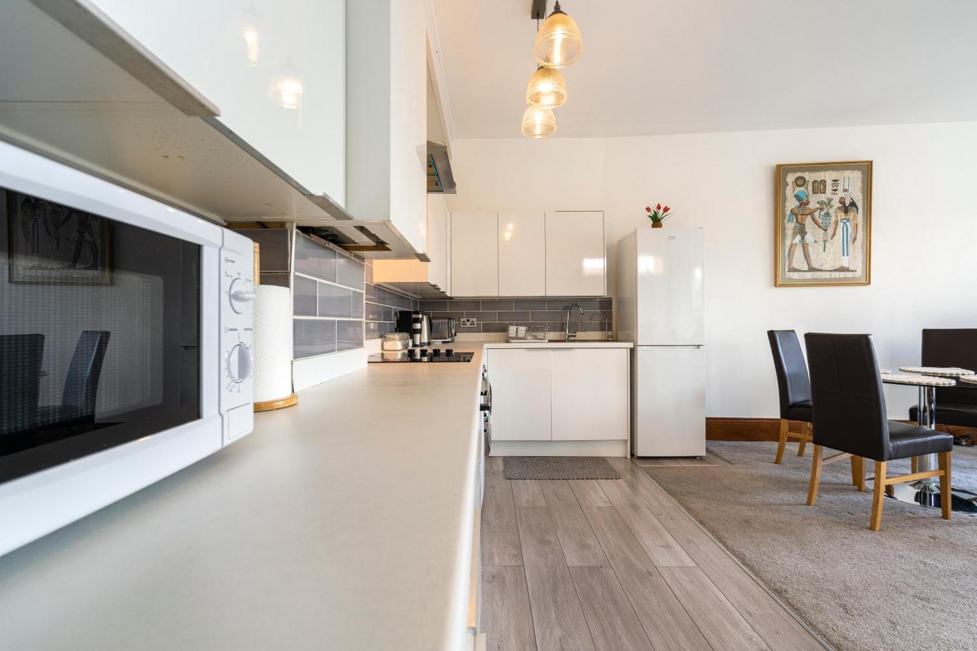 Modern 2 Bedroom Apartment In Mitcham, London Eksteriør billede